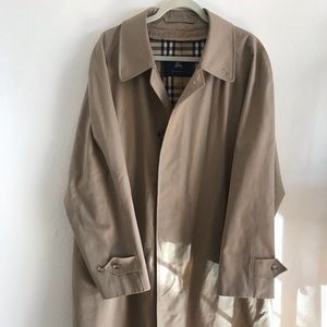 Burberry Men’s traditional overcoat